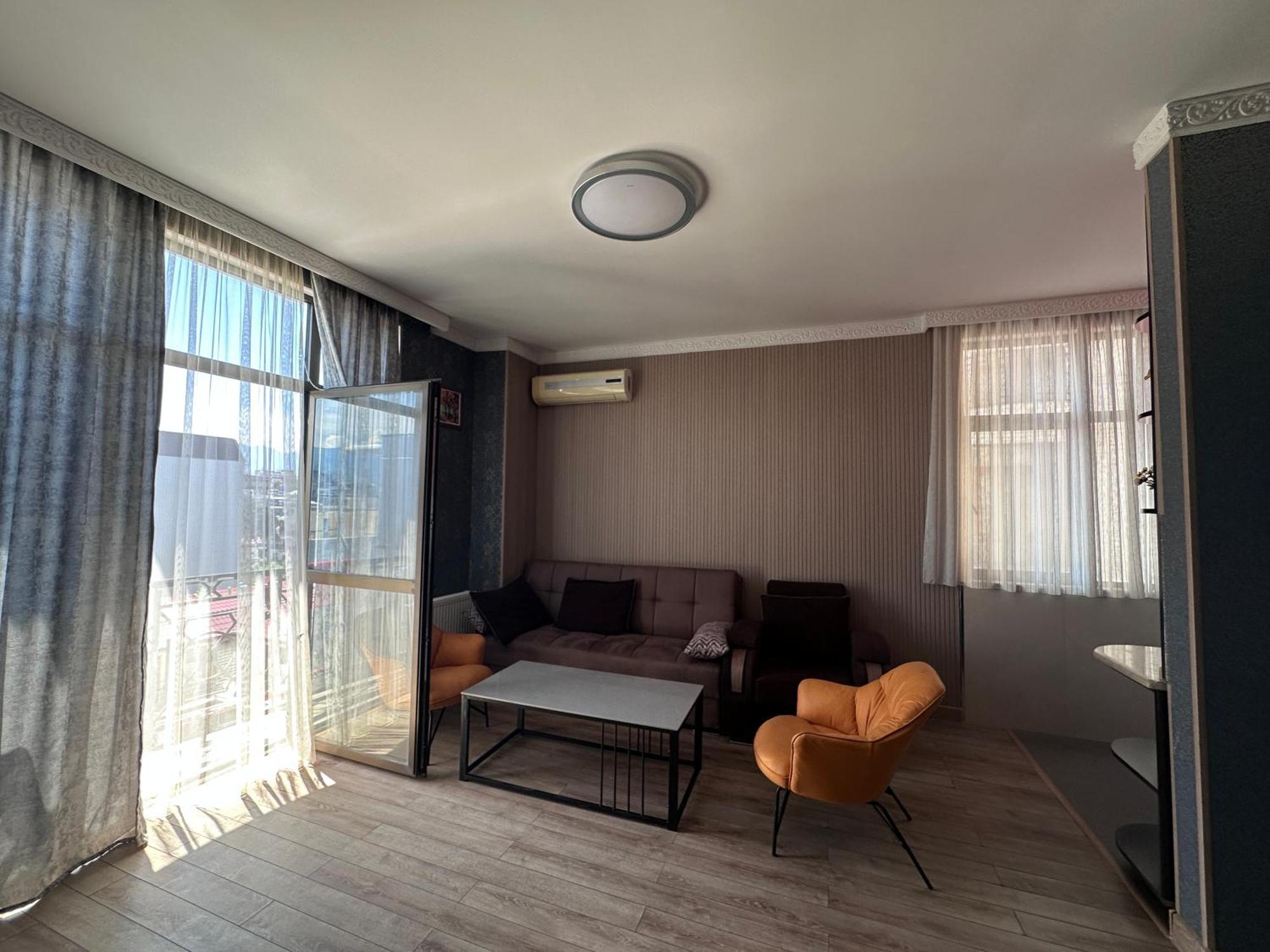 Apartament On Rustaveli Батуми Экстерьер фото