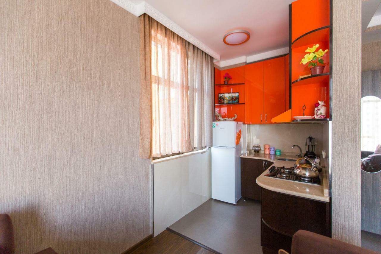 Apartament On Rustaveli Батуми Экстерьер фото